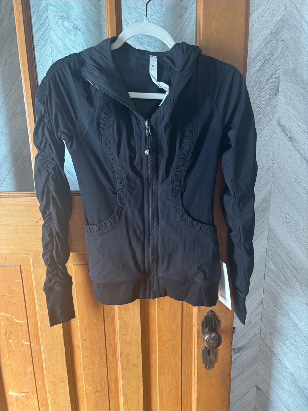 Nwt lululemon size 4 Black dance studio Hooded Zip Jacket